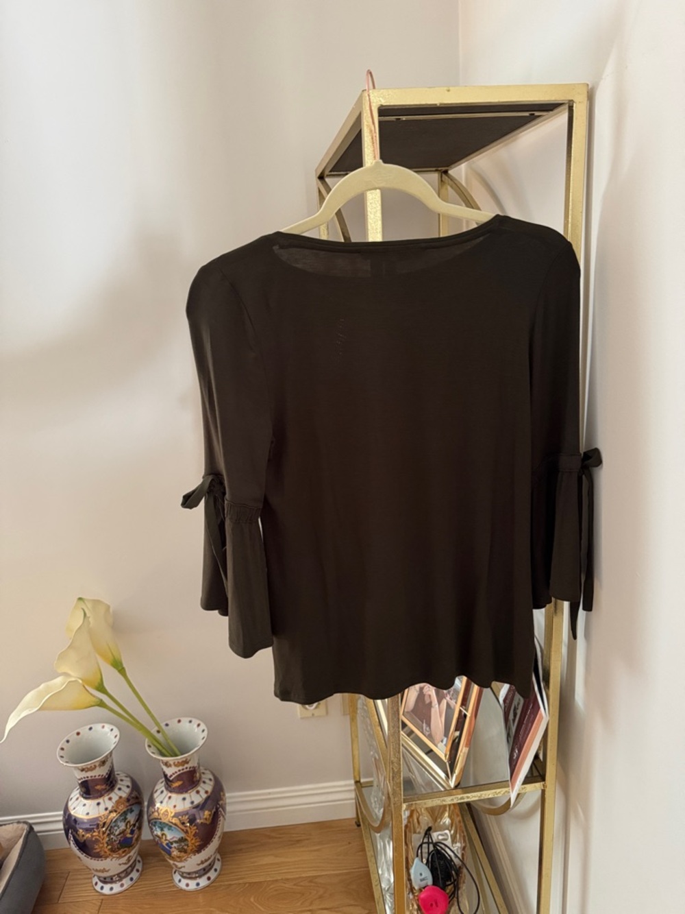 White House black market Monochrome Striped Blouse size 2- one xs - Picture 8 of 11